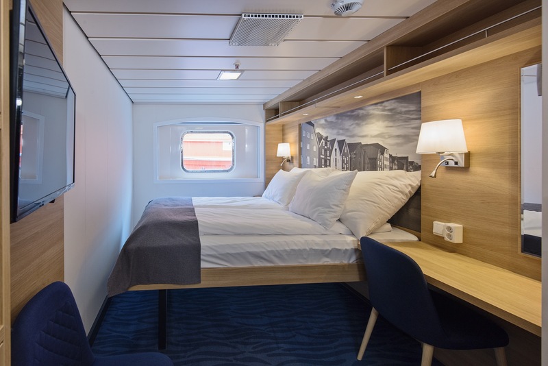 Polar Outside | Double on upper or middle deck with window (restricted view)